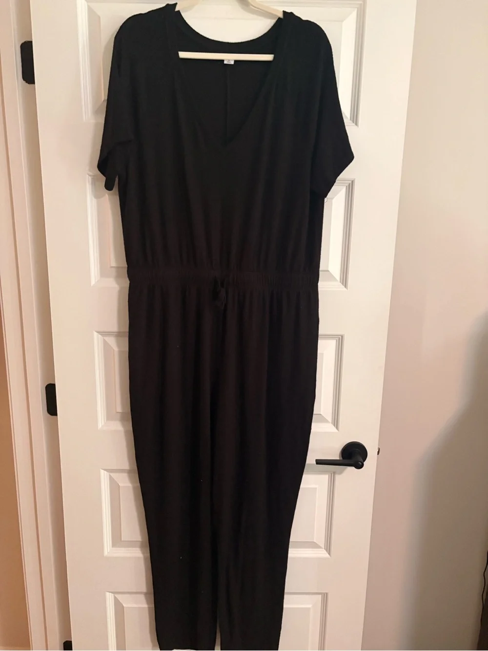 Old Navy Plush Black Short Sleeved Women's V-Neck Casual Jumpsuit. Size XL